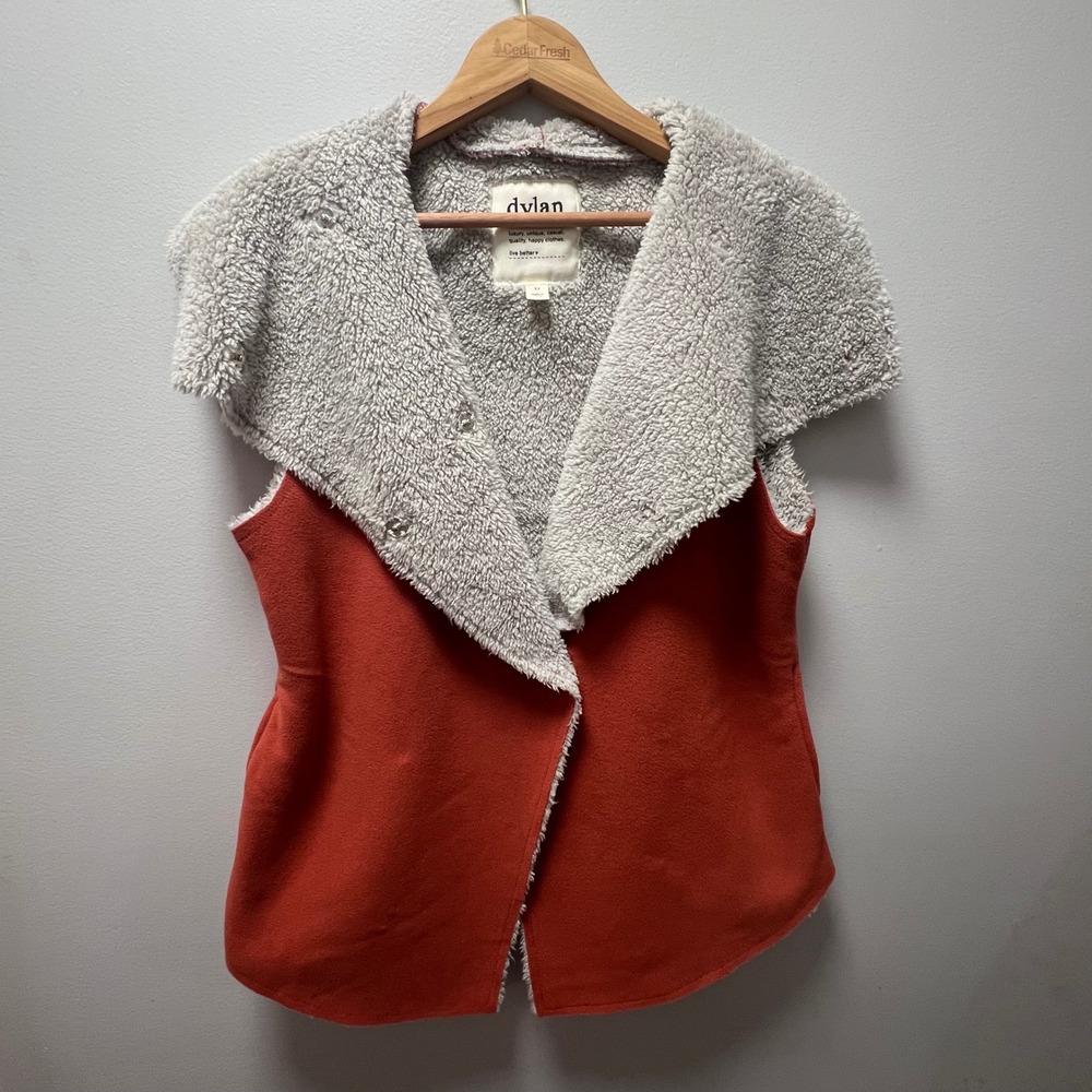 Dylan‎ Los Angeles Vest Soft Luxurious Faux Suede/Sherpa Snap Closure Sz XS